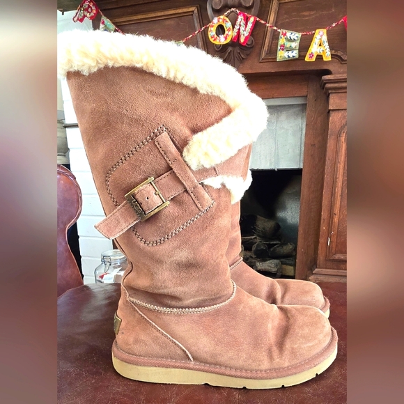 UGG Australia Women's Brown Suede l Mid Calf Boots  US 6 - Picture 2 of 11
